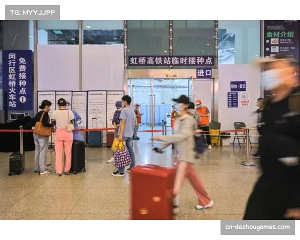 上海海港加冕2025赛季中超冠军,实现三连冠